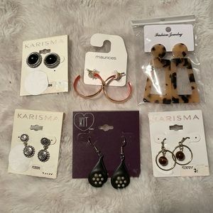 Set of 6 pierced earrings NWT